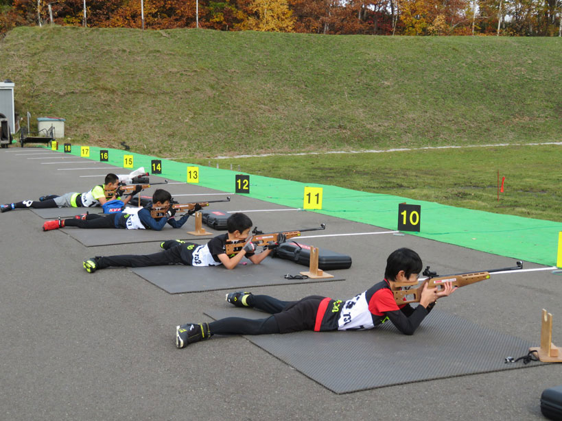 ローラースキーと射撃のコンビネーショントレーニング2